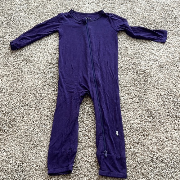 Kyte BABY Pajamas Kyte Baby Zippered Romper In Eggplant Size 824